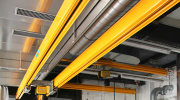 Systemkran in renovierter Giesserei